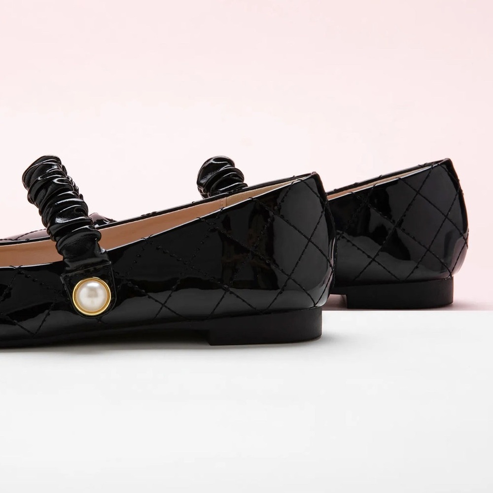 NIB Women’s C. Paravano $128 MSRP Black Patent Quilted Ballet Flats Size 7.5 - Picture 4 of 13